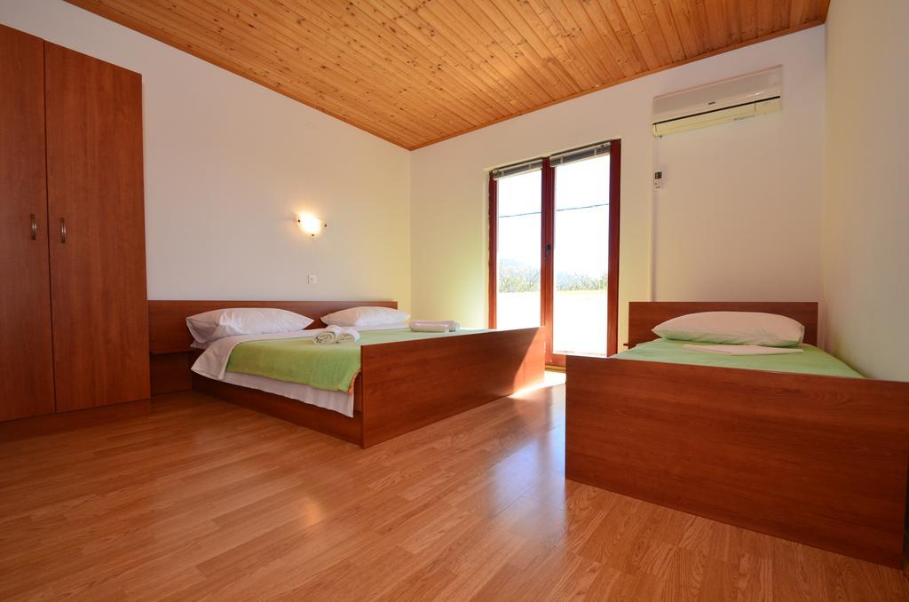 Apartments Cico Starigrad Paklenica Εξωτερικό φωτογραφία