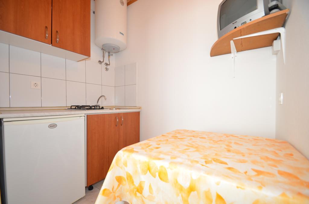 Apartments Cico Starigrad Paklenica Εξωτερικό φωτογραφία