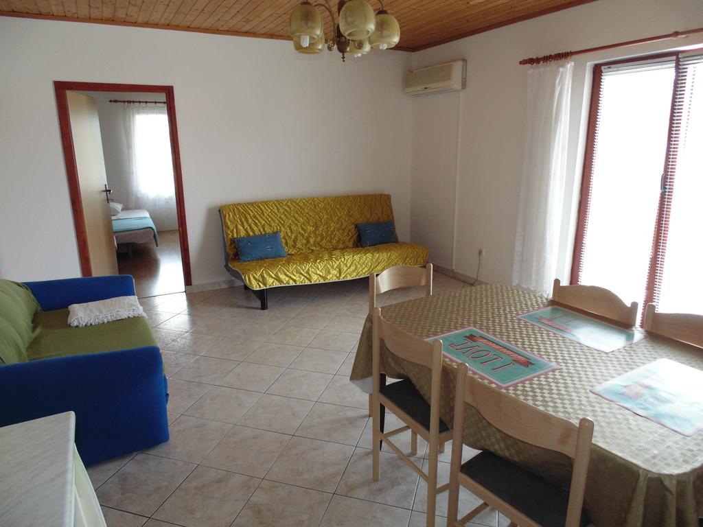 Apartments Cico Starigrad Paklenica Εξωτερικό φωτογραφία